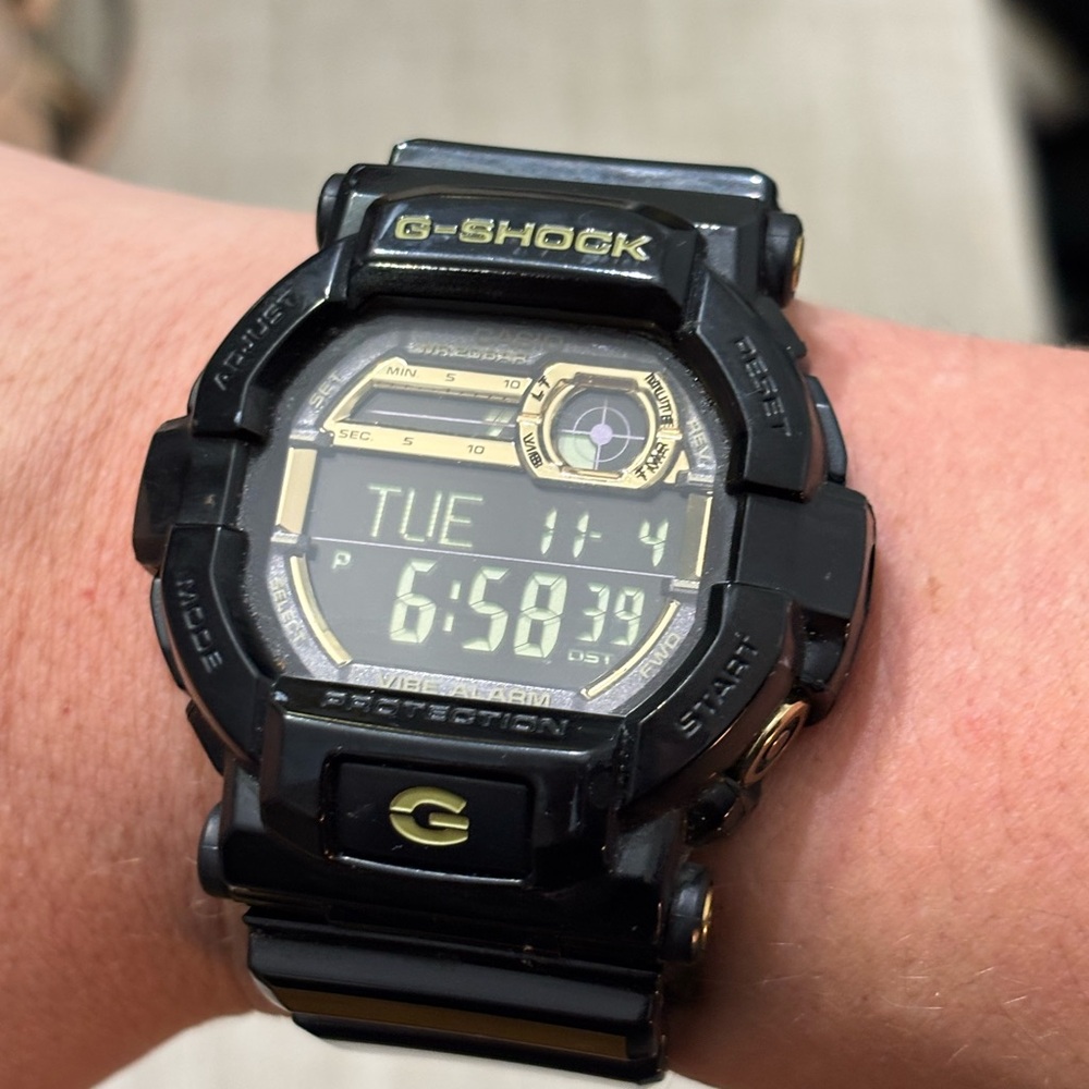 G-Shock Black and Gold Smartwatch